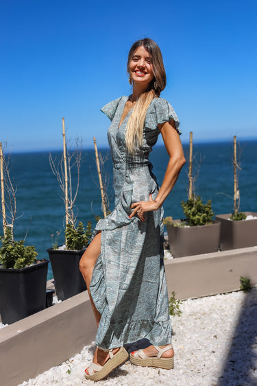 Vestido largo de seda y kimono celeste